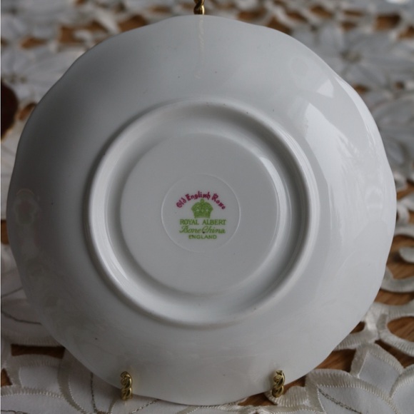 Royal Albert Old English Roses Teacup Pink Red Floral Bone China England Cup - Picture 14 of 15